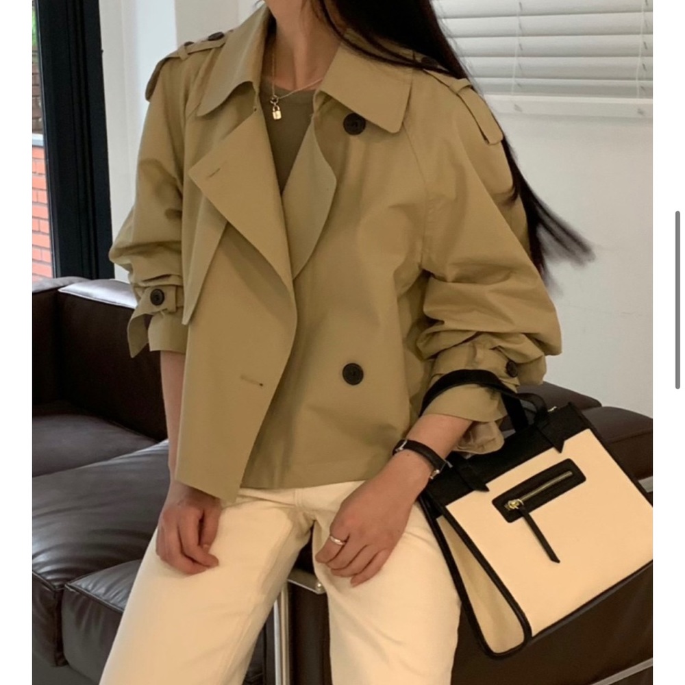Short Trench jacket(New, never worn) - Picture 3 of 8